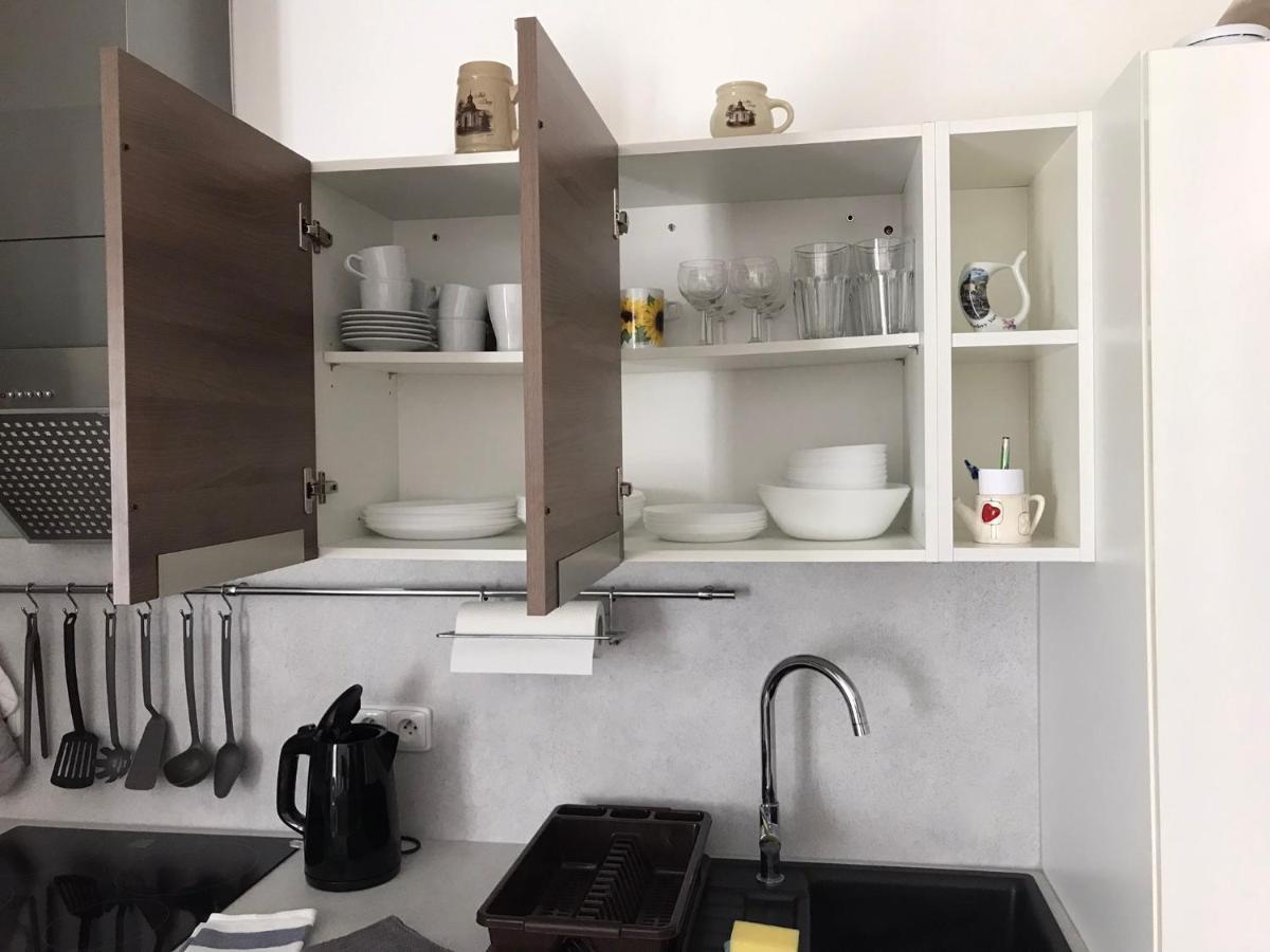 Prijemny Apartman Krovi V Rodinnem Domku Se Sdilenym Bazenem, Terasou A Zahradou Exterior photo